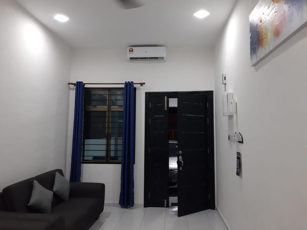 Rumah Armand Melaka 4Br Fully Aircond Exterior photo
